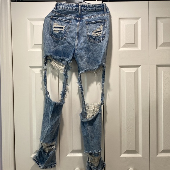 Shein ripped Jeans - Picture 2 of 4